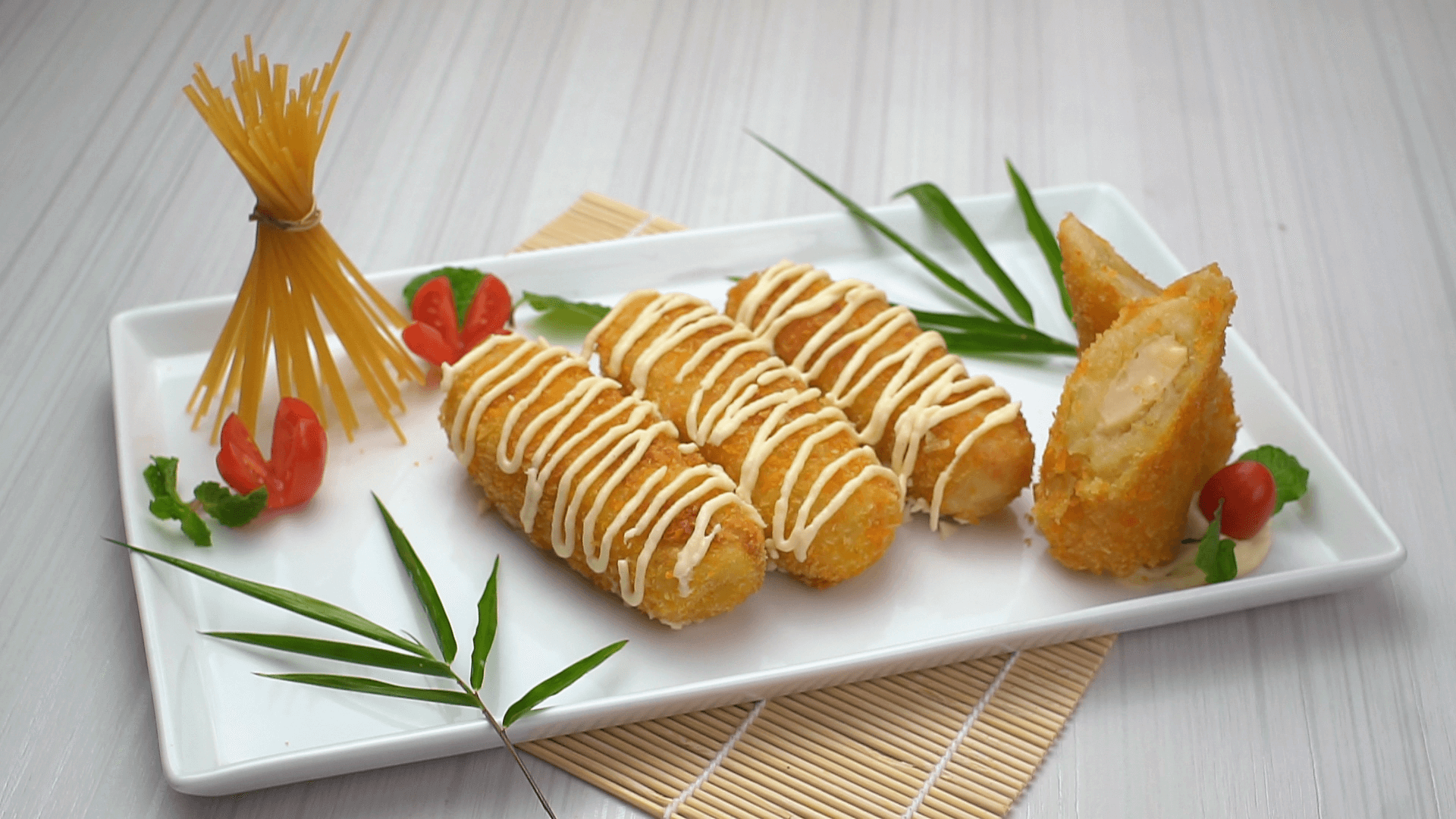 Kroket meleleh yang lezat menggunakan CEDEA Fish Roll Kroket meleleh yang lezat menggunakan CEDEA Fish Roll